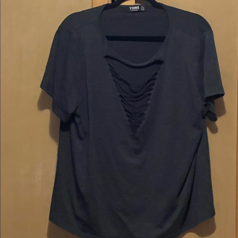 YOINS Black Short Sleeve Distressed V-Neck Tee